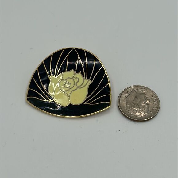 Vintage Signed Skye Black and Gold Tone Rose Enamel Brooch - Picture 3 of 3